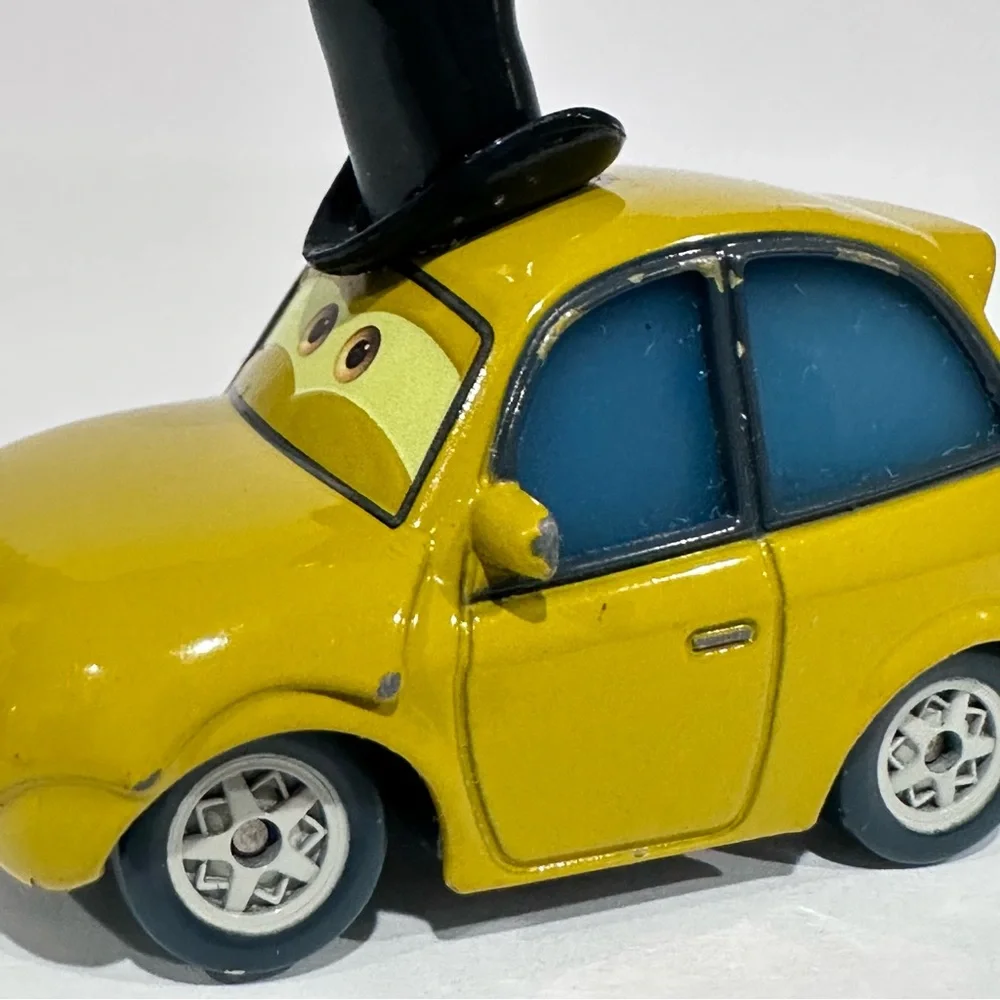 Disney Cars P.T. Flea Die-cast A Bug’s Life
